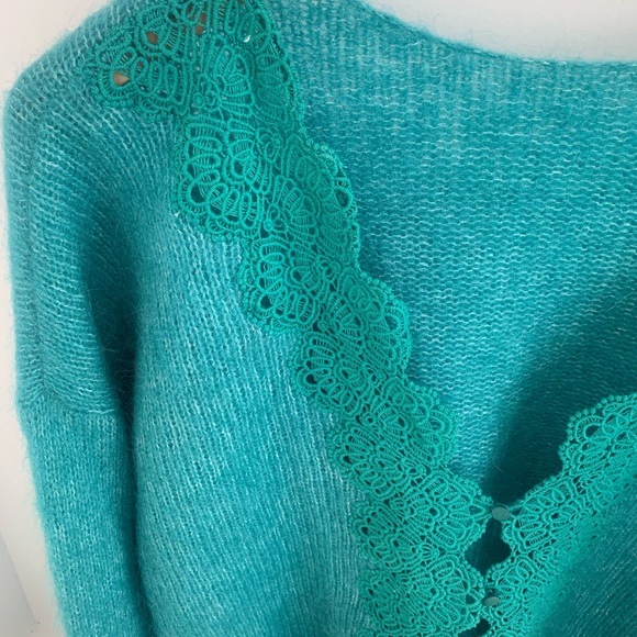 Sezane Green Scalloped Lace-Back V-Neck Sweater - Picture 6 of 12